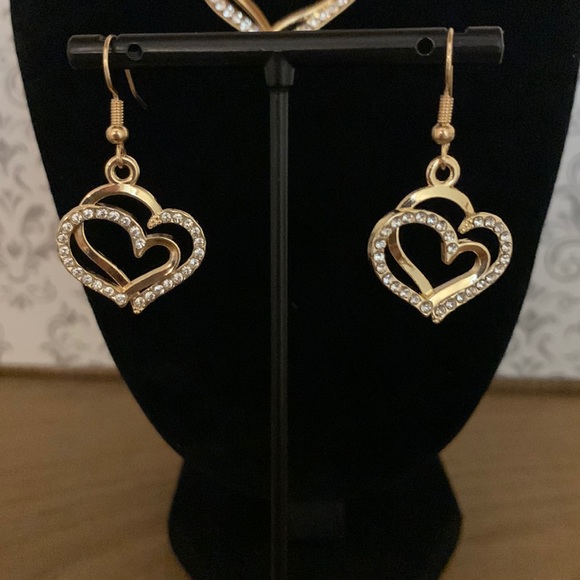 4/$20 NIP 3pc Heart Rhinestone Set - Picture 2 of 6